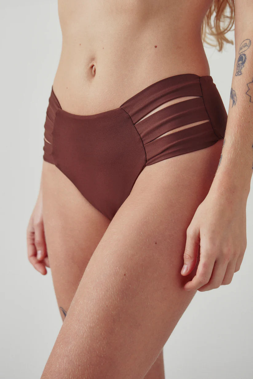 VERÔNICA BOTTOM