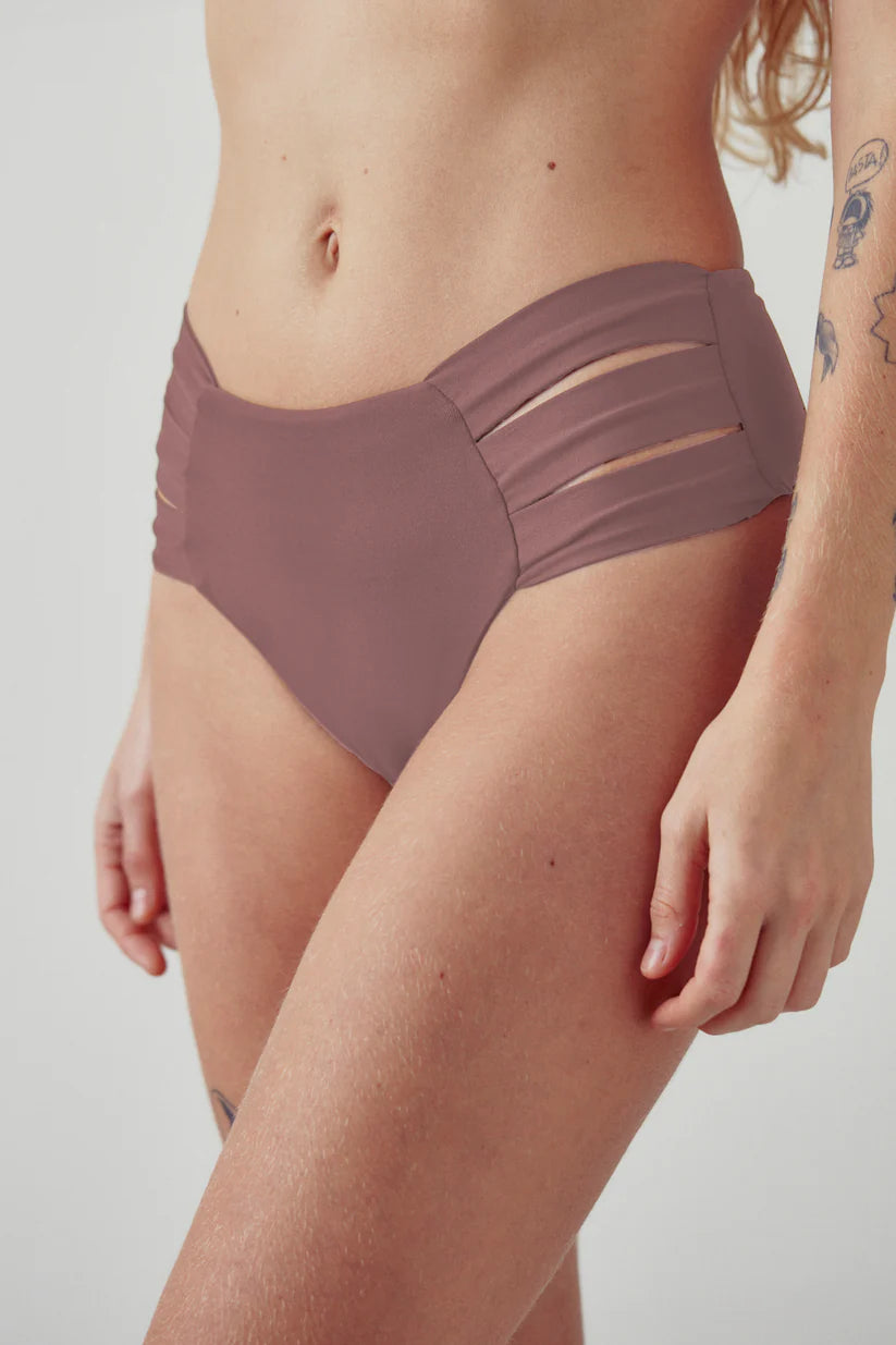 VERÔNICA BOTTOM